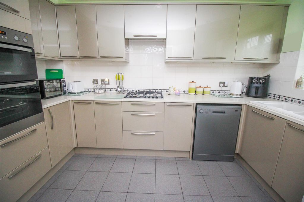 Property photo 2 of 12 Img_9593.Jpg