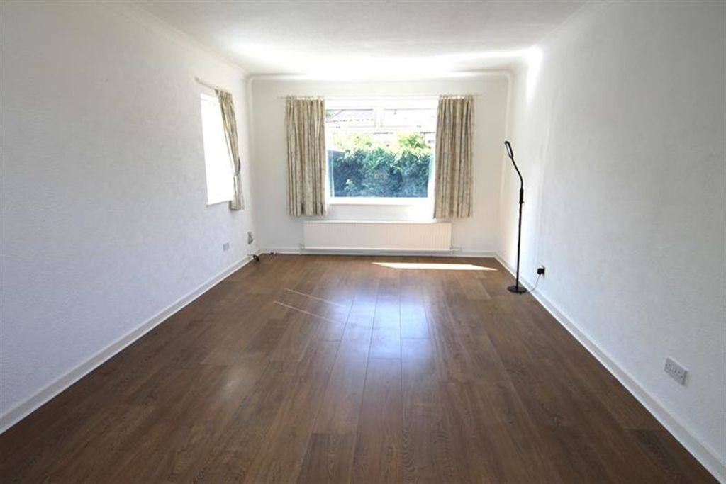 Property photo 3 of 17 (Main)