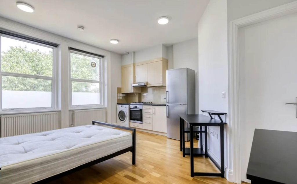 Property photo 2 of 6