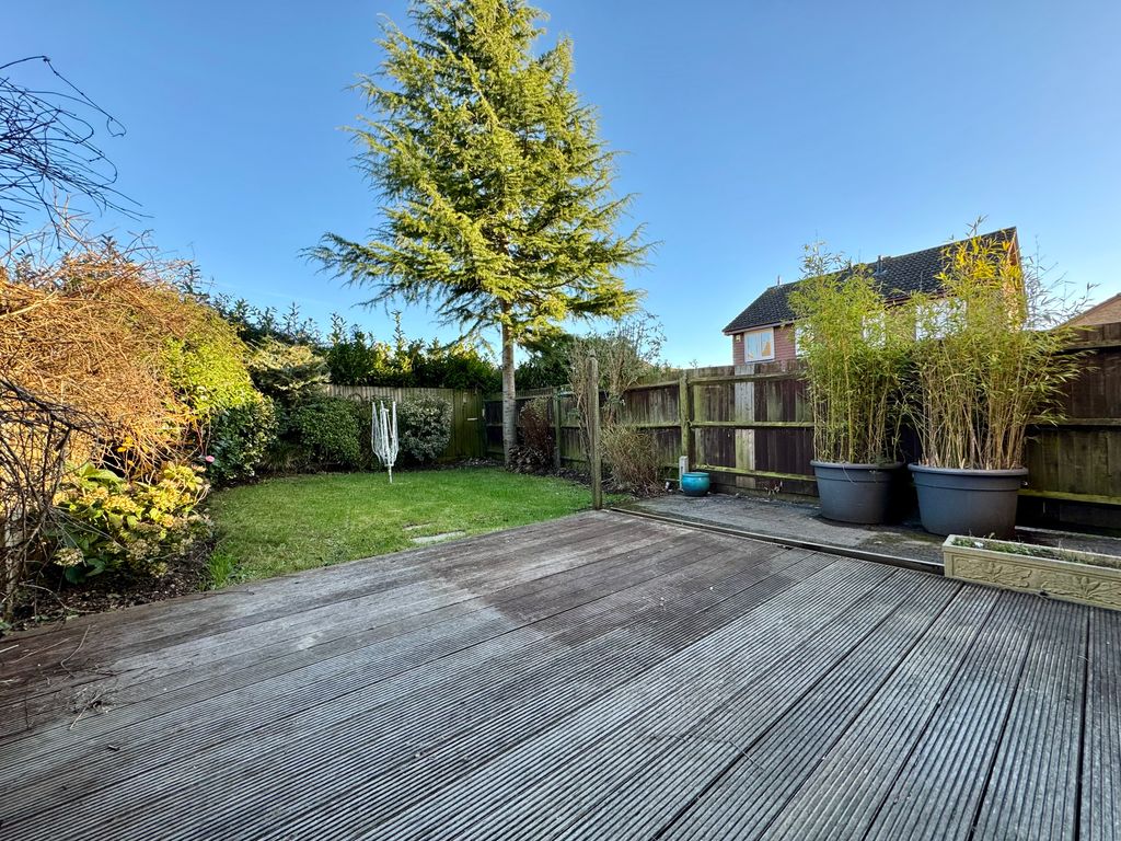 Property photo 3 of 11 Garden