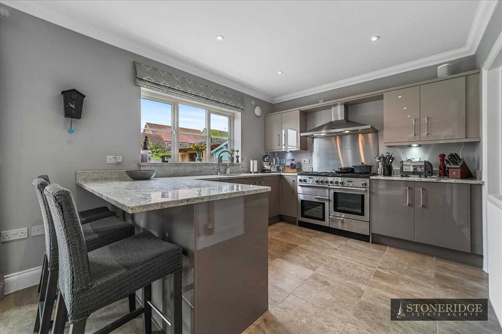 Property photo 3 of 29