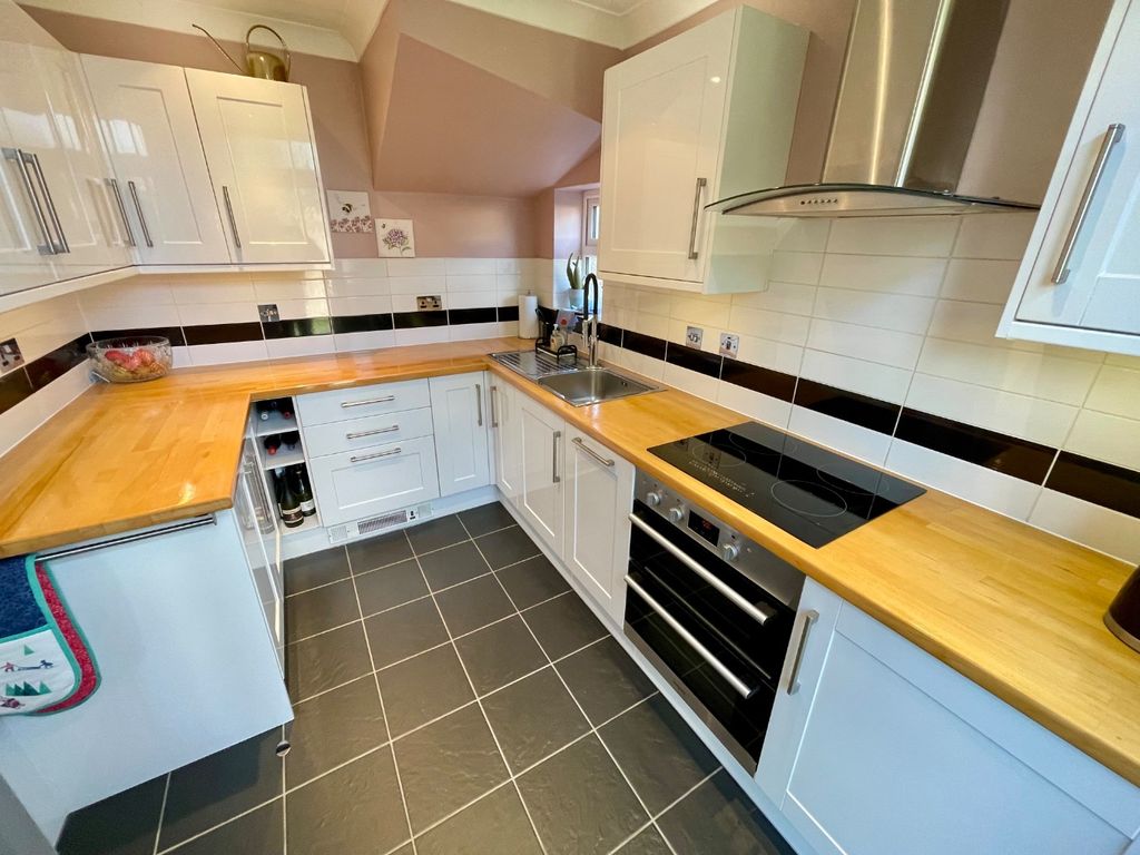 Property photo 3 of 17 4567282