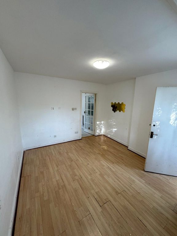 Property photo 1 of 10 Picture No. 05