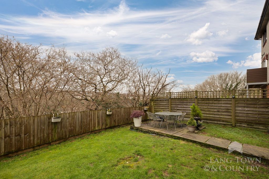 Property photo 2 of 21
