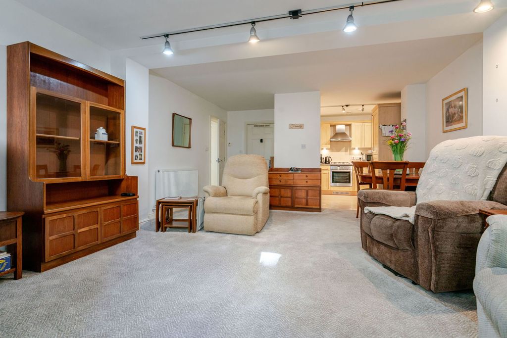 Additional image 5 of 1 bed flat for sale7 Whitaker House Apartments, Charlotte Close, Halifax HX1