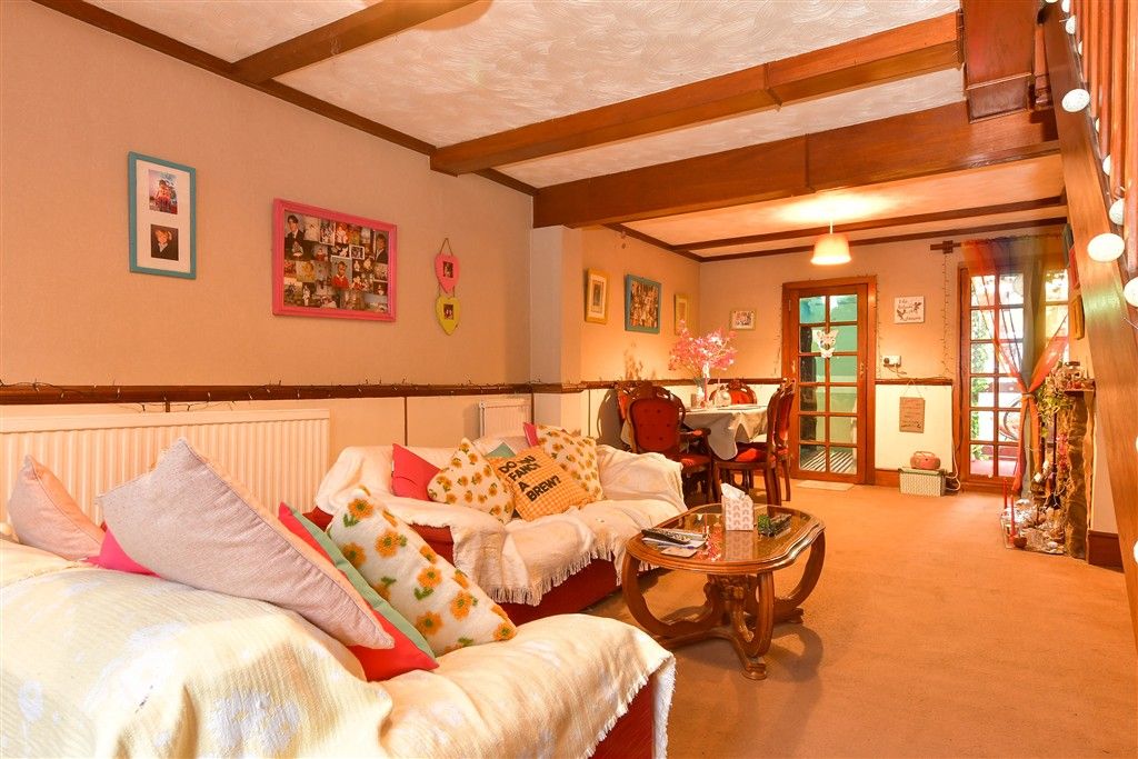 Property photo 2 of 9 Lounge/Diner