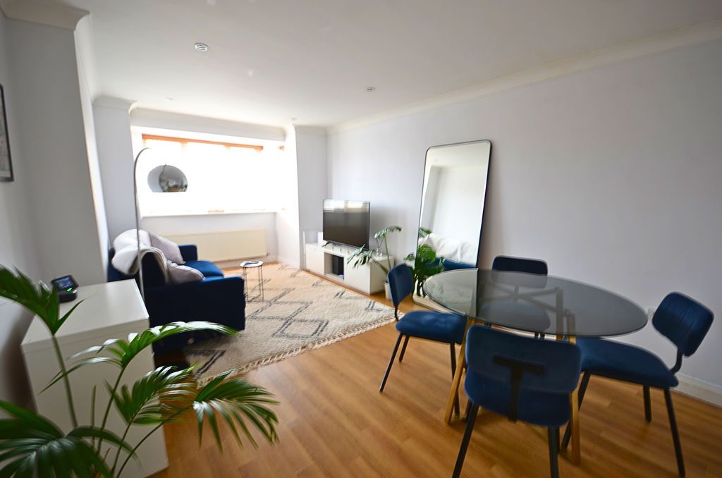 Property photo 3 of 9 Photo 6