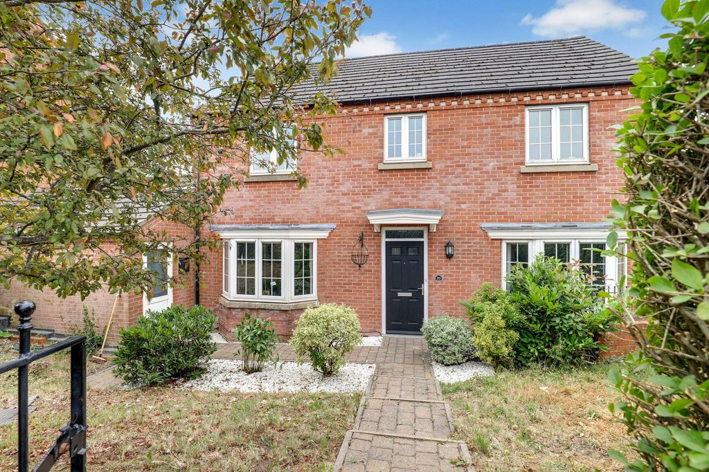 Property photo 1 of 32