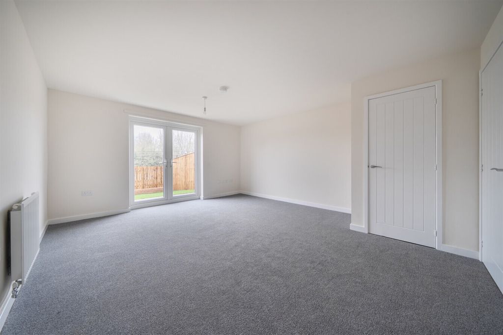 Property photo 3 of 9 Living Room