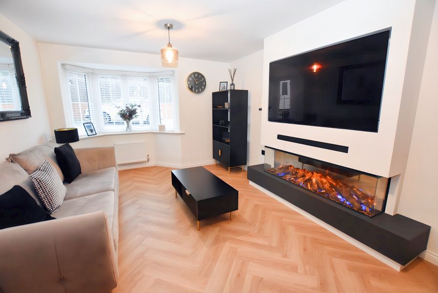 Property photo 3 of 30 Lounge 1