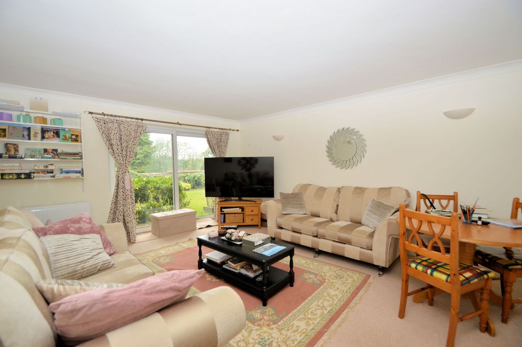 Property photo 2 of 16 Picture No. 20