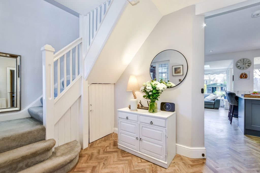 Property photo 2 of 26