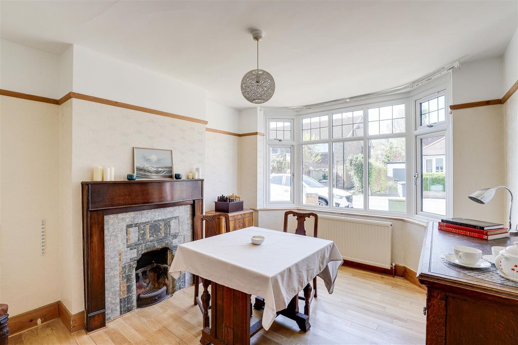 Property photo 2 of 20 5996.Jpg