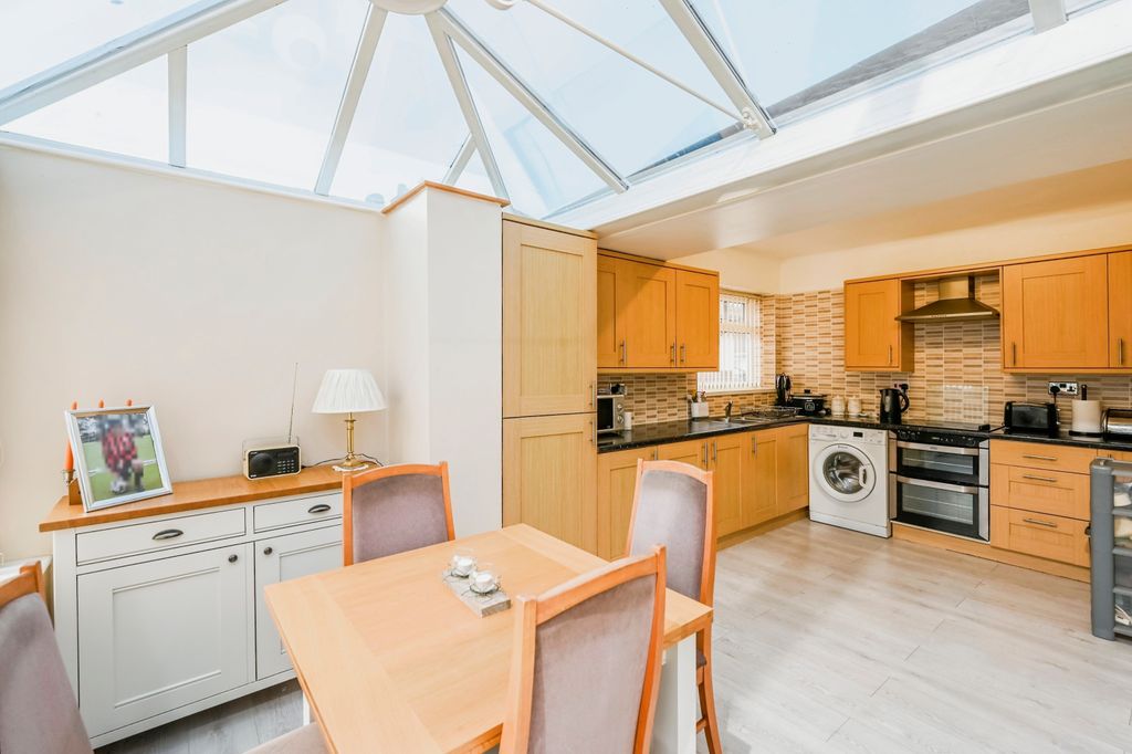 Property photo 2 of 17 Photography