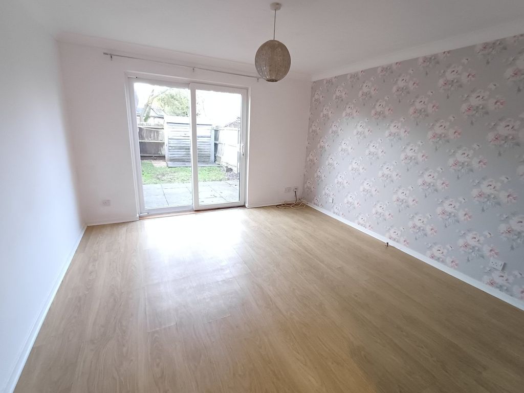 Property photo 2 of 8 Picture 2