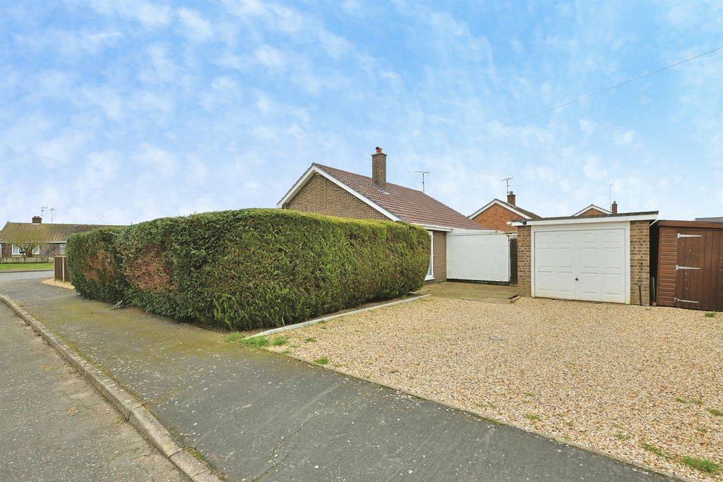 Property photo 2 of 21