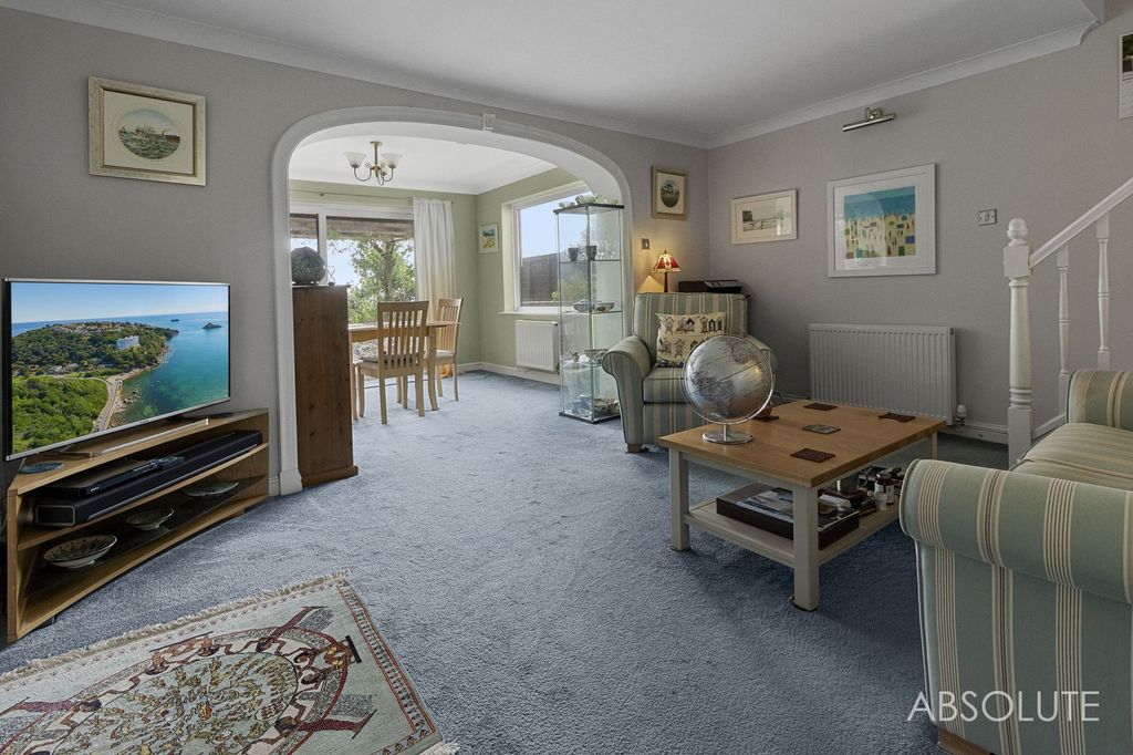 Property photo 2 of 26