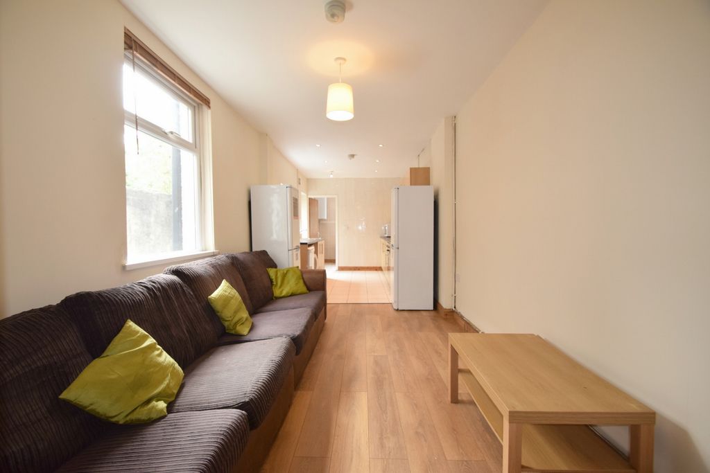 Property photo 2 of 18 Photo 12