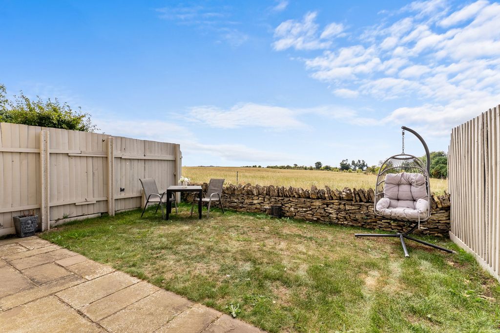 Property photo 2 of 23