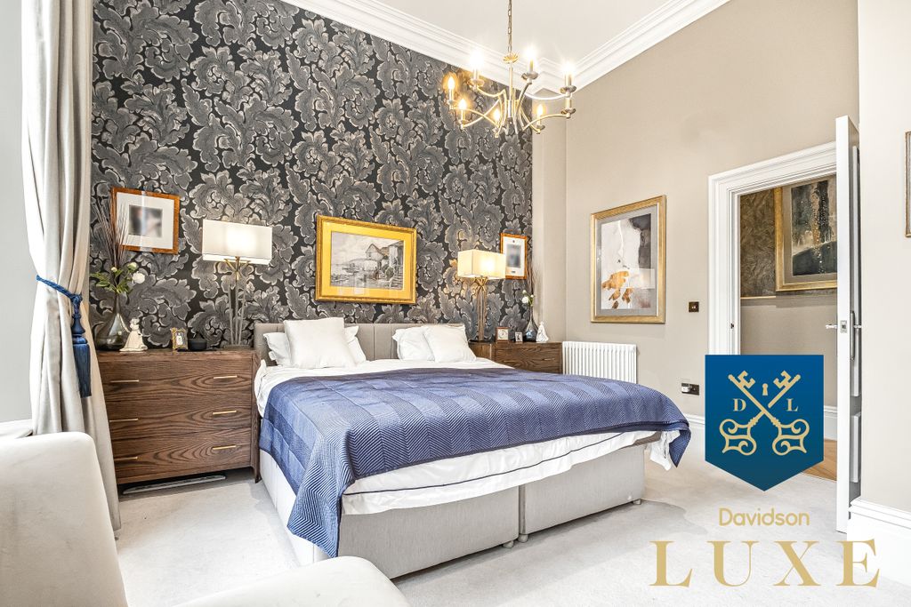 Property photo 3 of 23