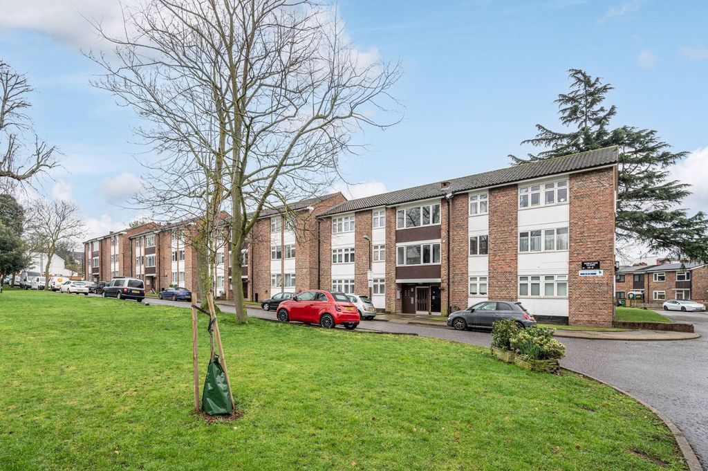 Property photo 2 of 13