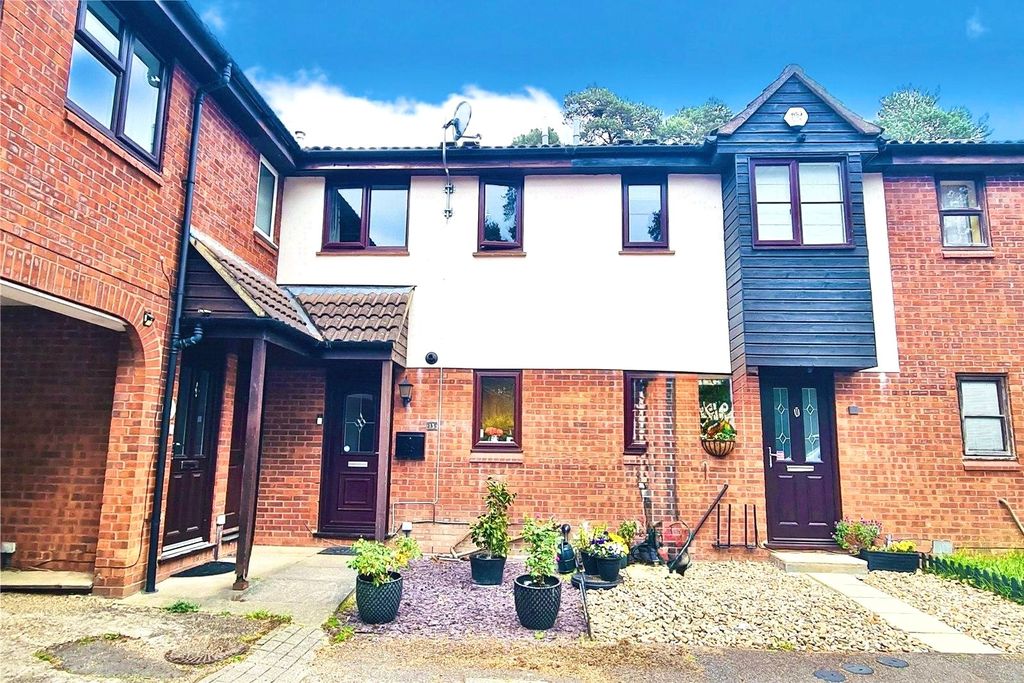Property photo 1 of 10 Front