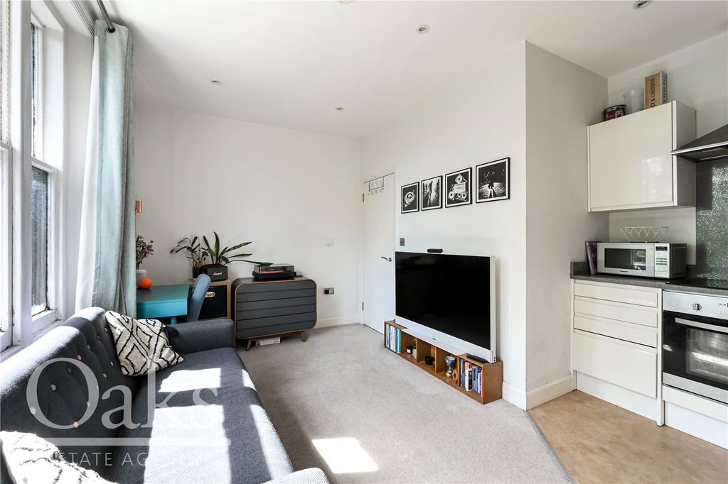 Property photo 2 of 11 Picture No. 20