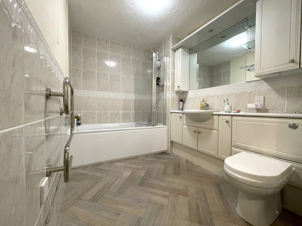 Property photo 3 of 8