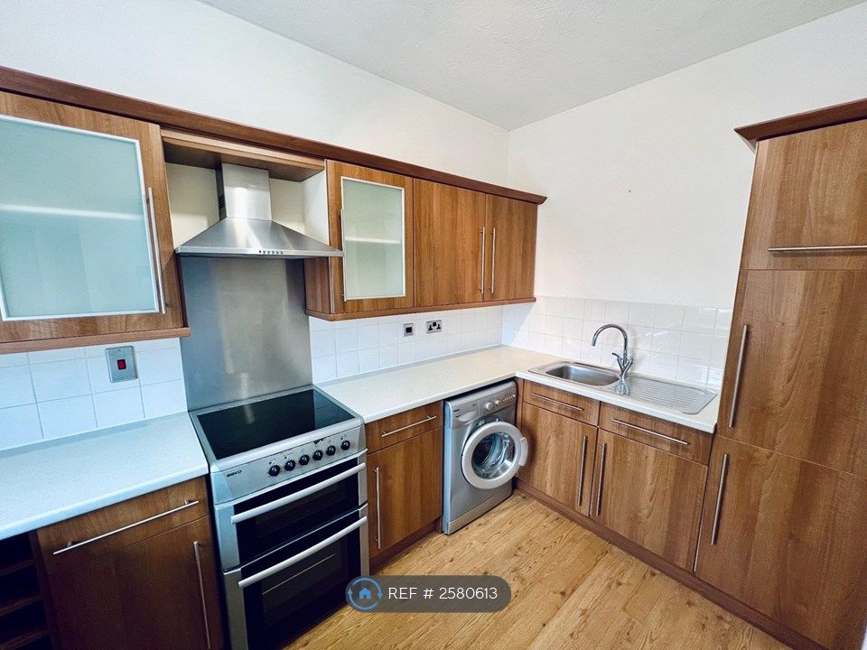 Property photo 2 of 10 Kitchen