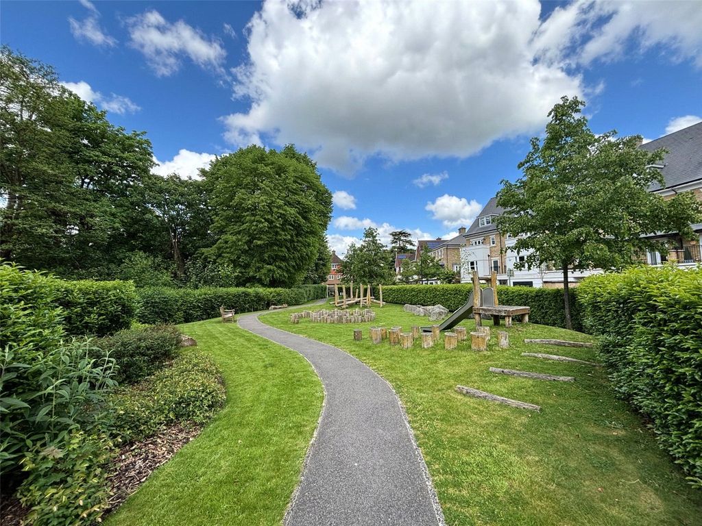 Property photo 2 of 18 Children's Park