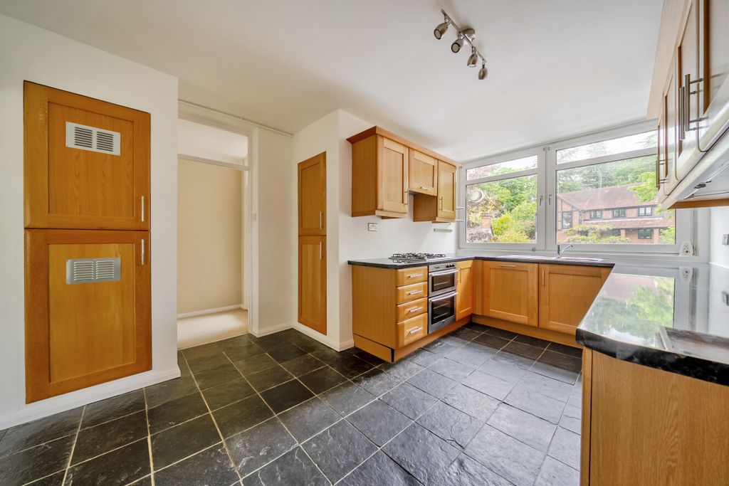 Property photo 2 of 14 1450794-4-69Fc94d...