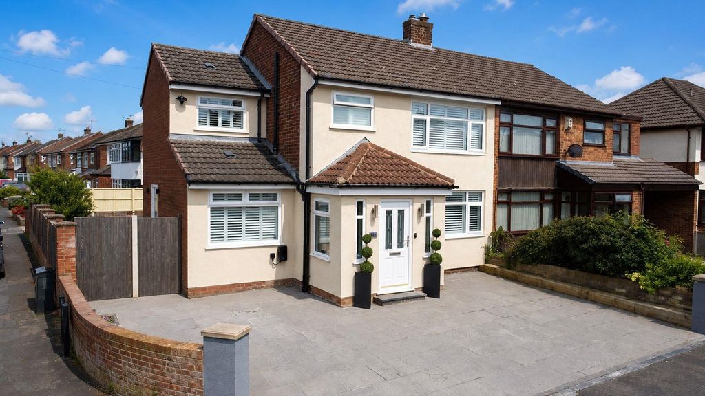 Property photo 1 of 39 Renwick Avenue, For Sale