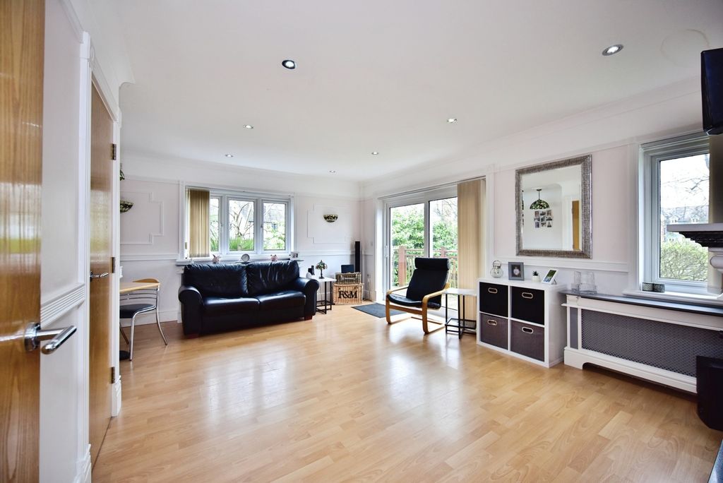 Property photo 2 of 20 Pbox-Img.Jpg