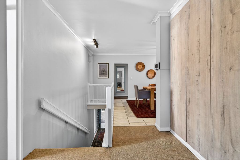 Property photo 3 of 42 Kw1740915
