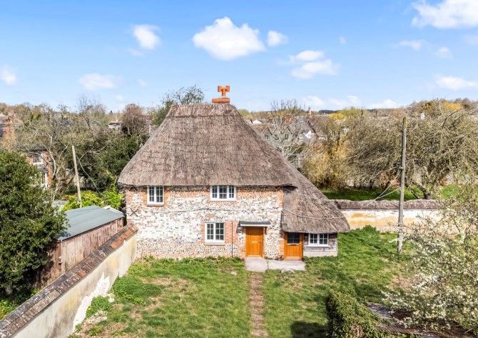 Property photo 1 of 23