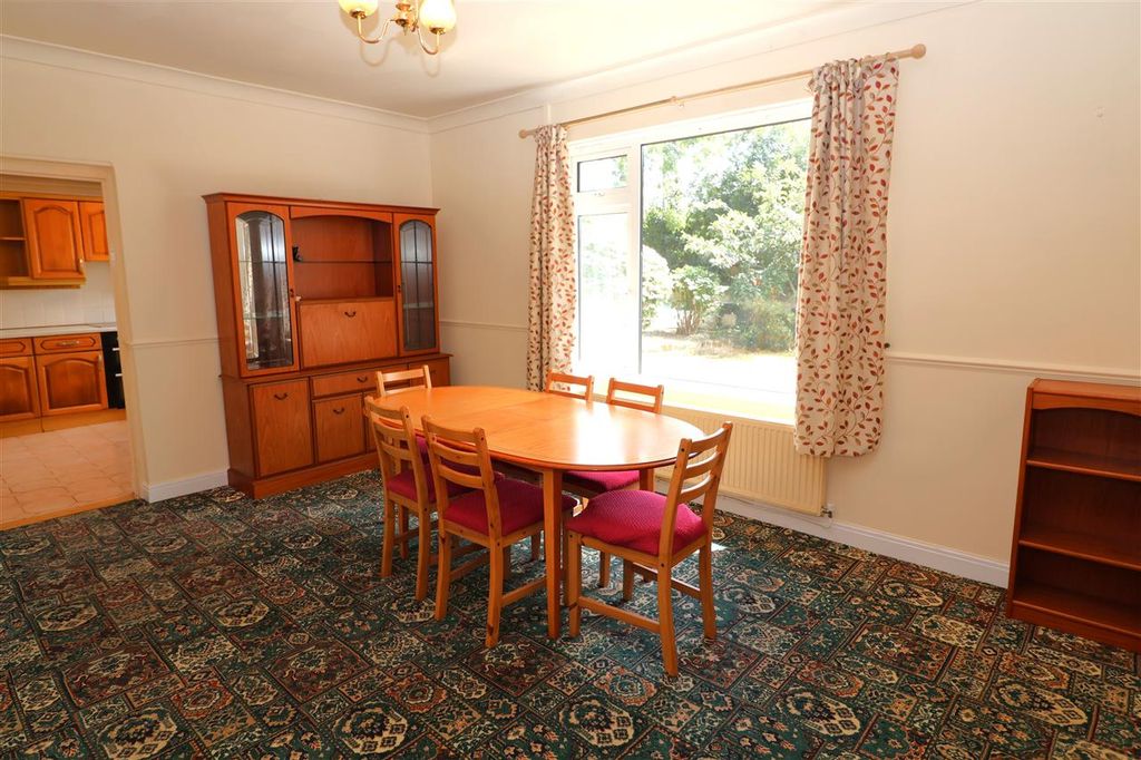 Property photo 3 of 19 Dining Room