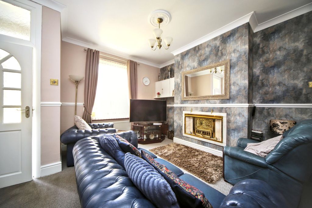 Property photo 2 of 18