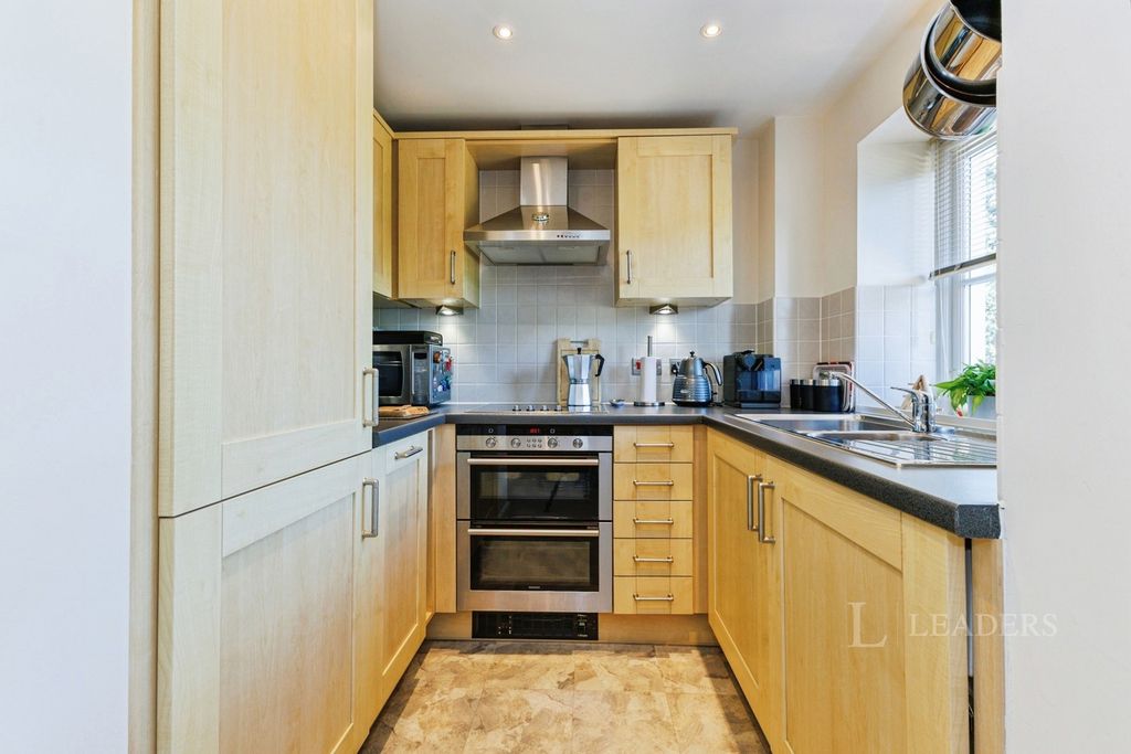 Property photo 3 of 16 Pbox-Img.Jpg