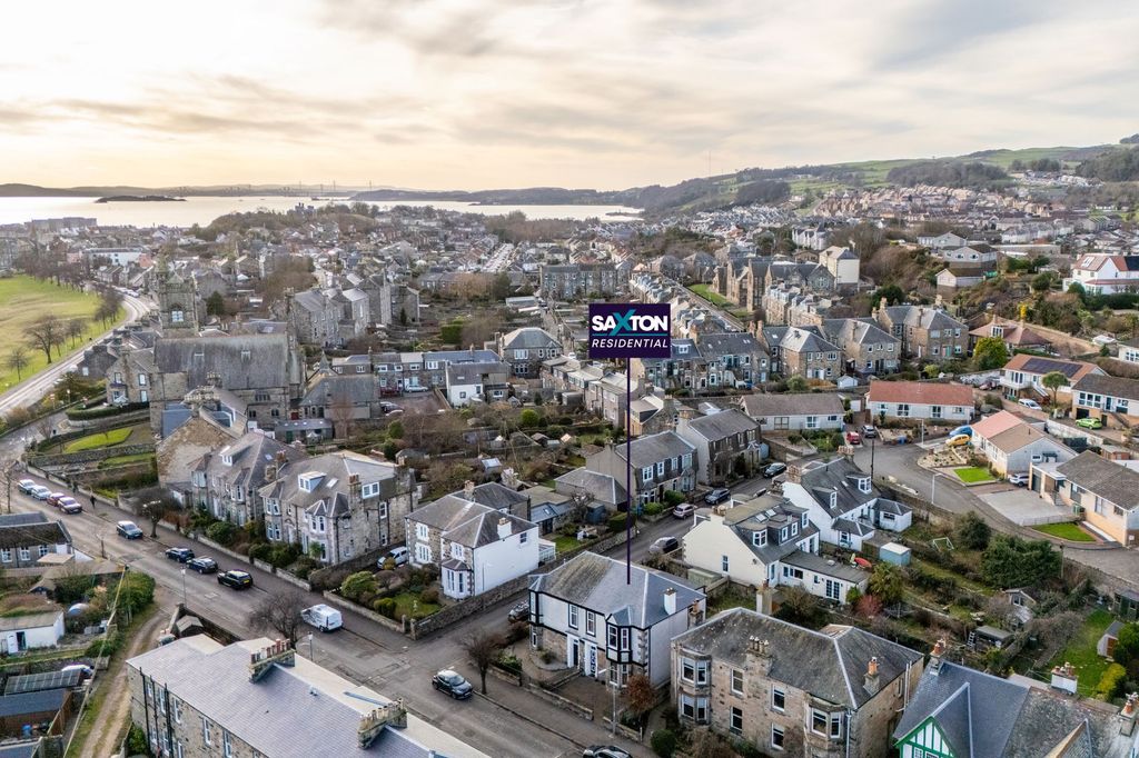 Property photo 1 of 30