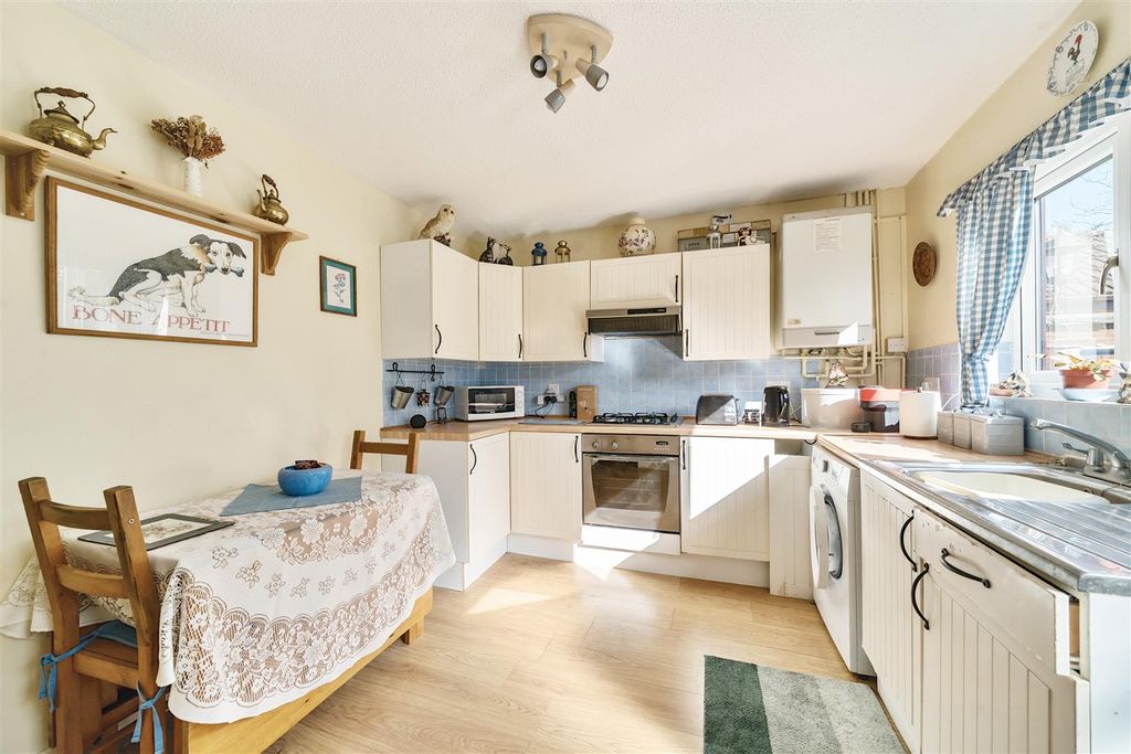 Property photo 3 of 11