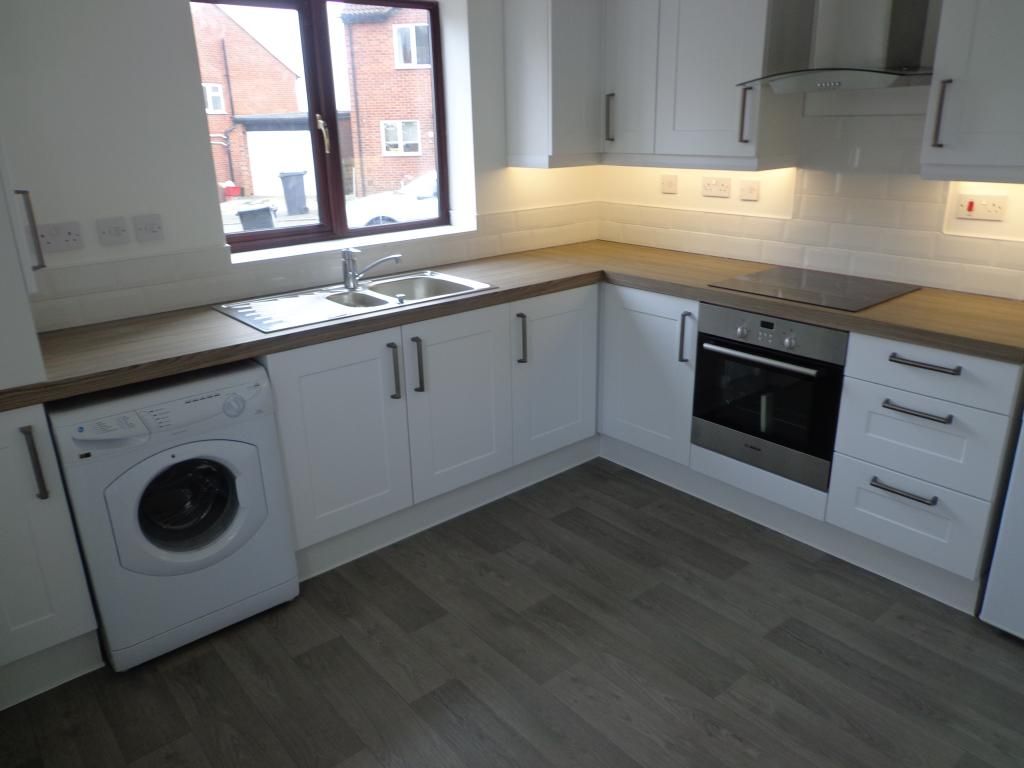 Property photo 2 of 17 Kitchen