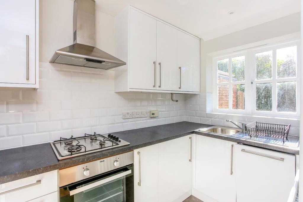 Property photo 2 of 11 Kitchen
