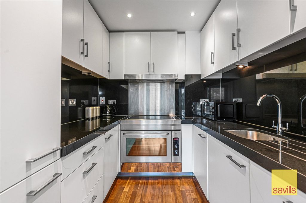 Property photo 2 of 17 Kitchen