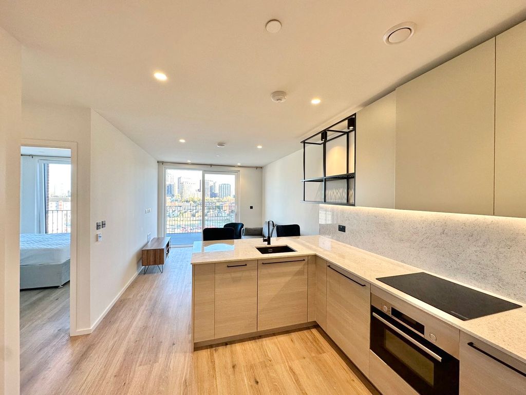 Property photo 2 of 20