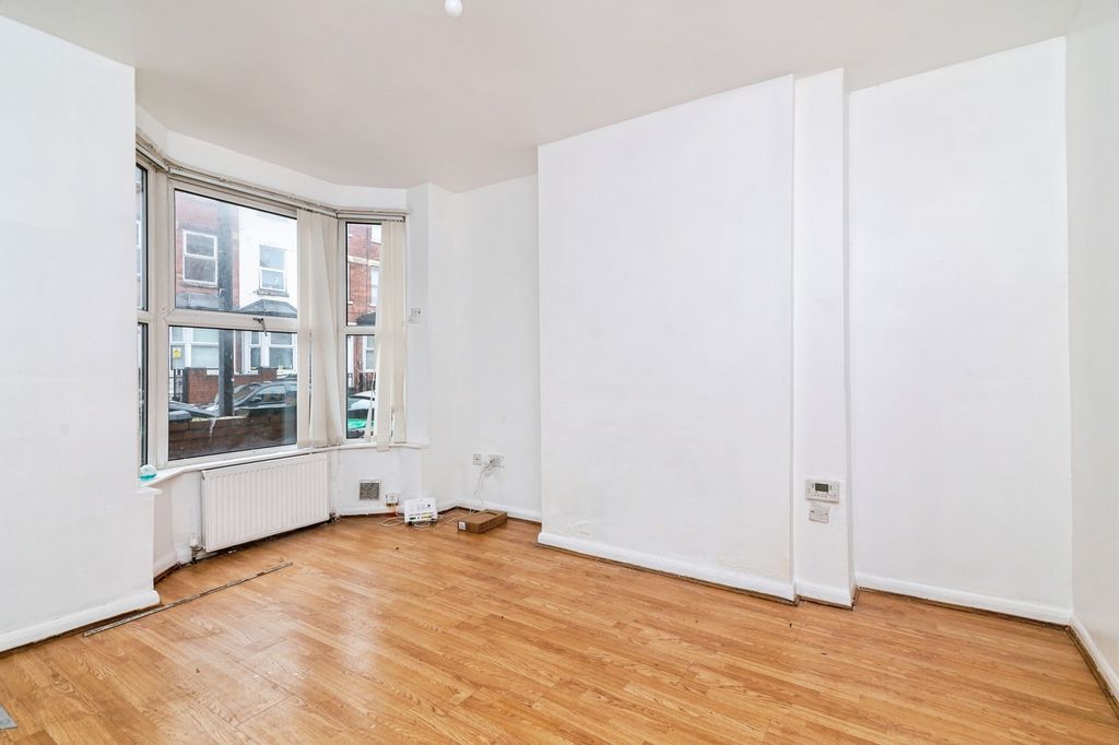 Property photo 2 of 17 Photo