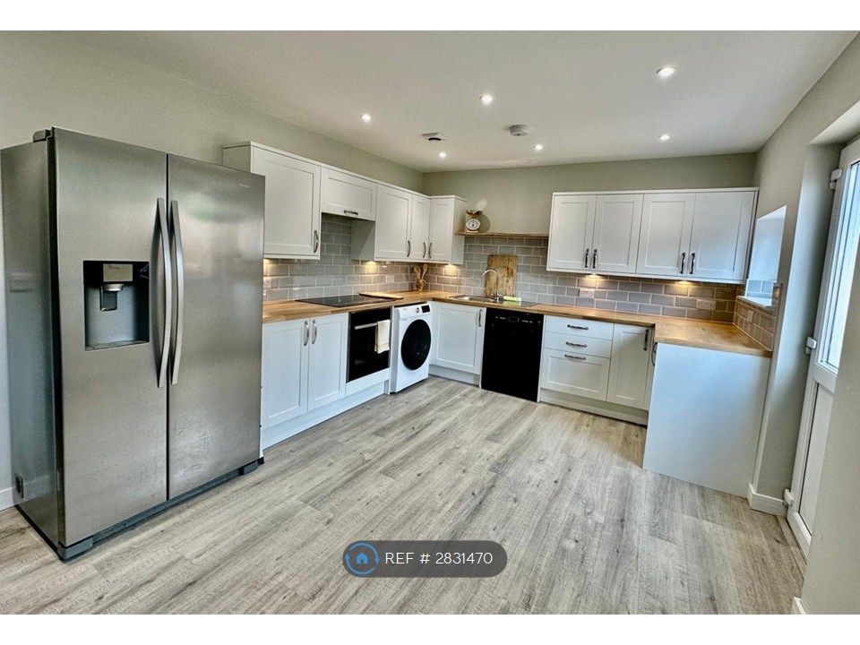 Property photo 1 of 14 Kitchen