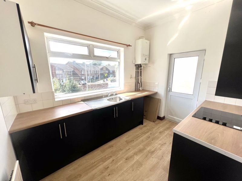 Property photo 2 of 7 Kitchen