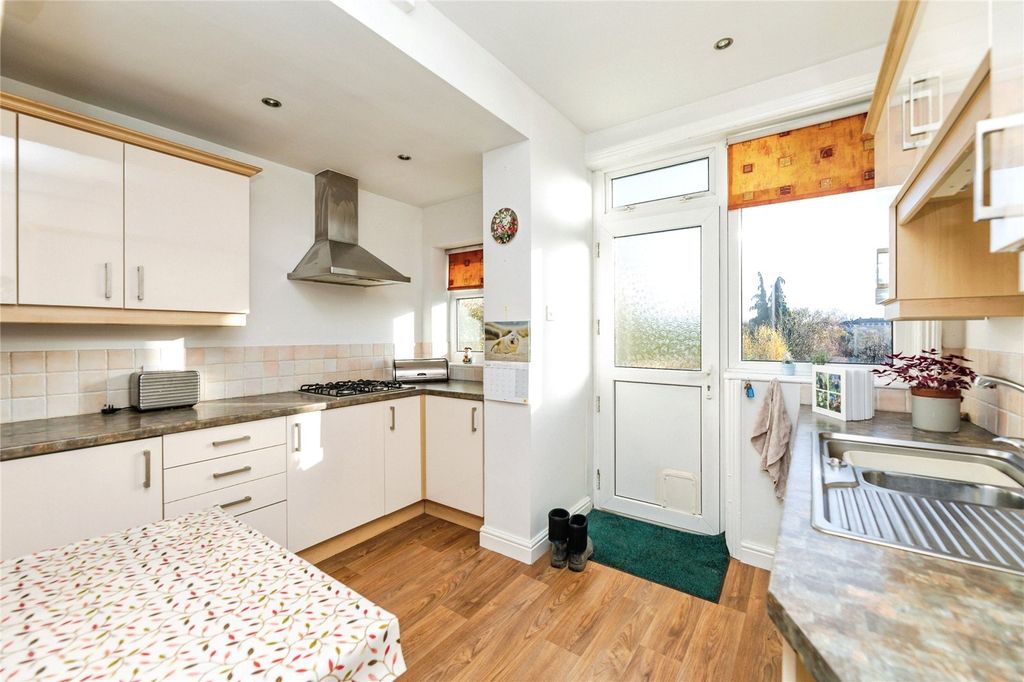 Property photo 3 of 29 Picture No. 12