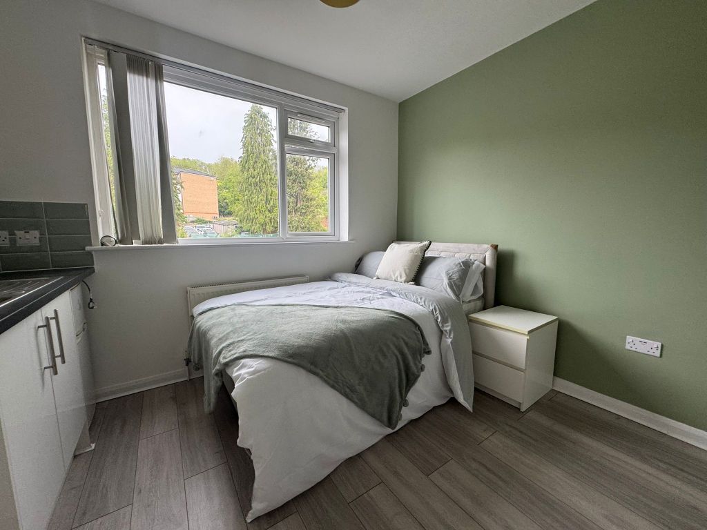 Property photo 2 of 10 163 Ashburnham R3 (1).Jpeg