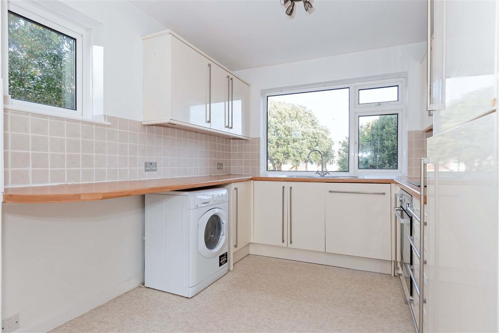 Property photo 3 of 12 8 Queens Mansions_1.Jpg